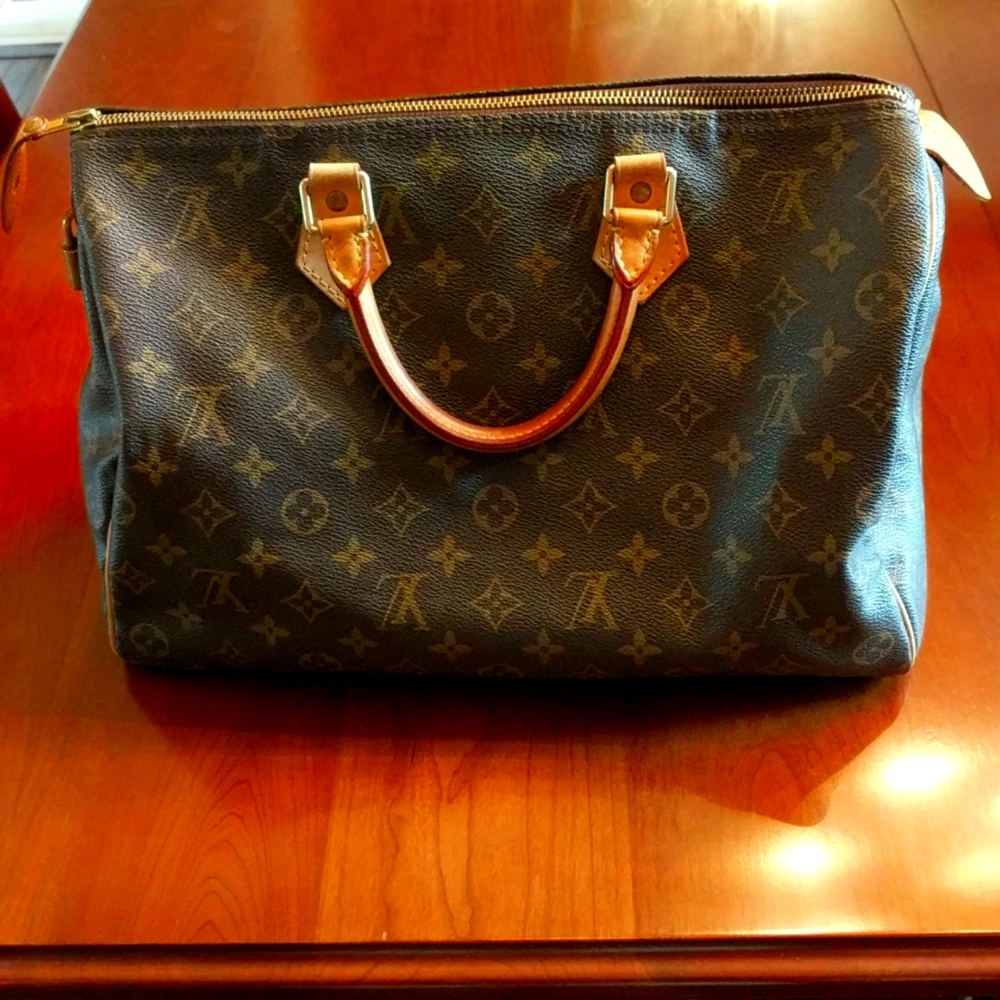 Louis Vuitton Speedy 35